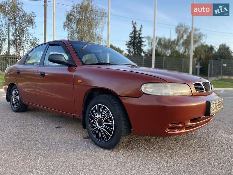 Седан Daewoo Nubira 1998 в Бердичеве