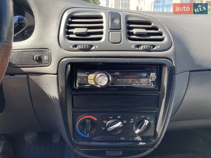 Седан Daewoo Nubira 1998 в Краматорске