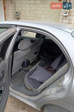 Седан Daewoo Nubira 1998 в Пятихатках