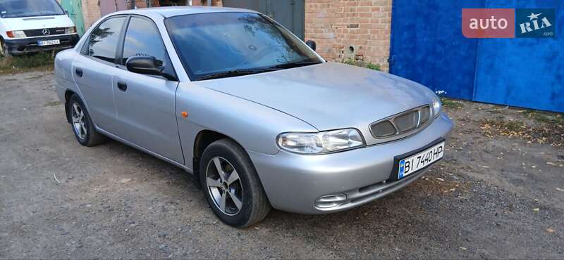 Седан Daewoo Nubira 1998 в Полтаве