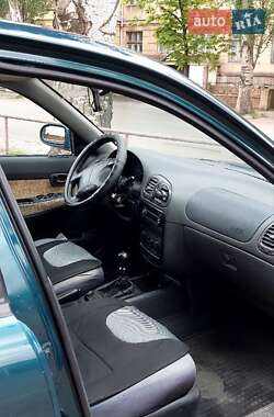 Хэтчбек Daewoo Nubira 1998 в 