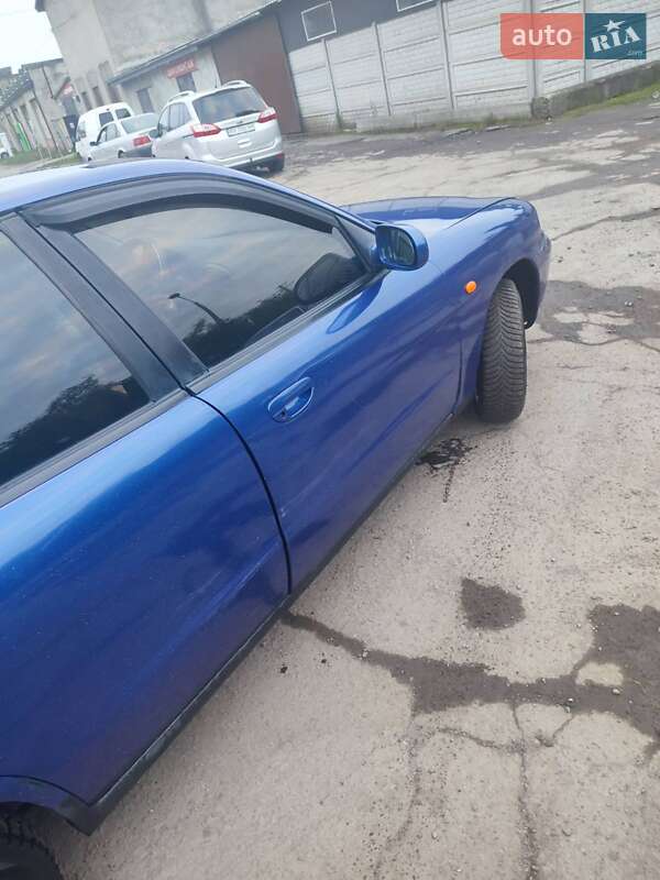 Седан Daewoo Nubira 1997 в Острозі