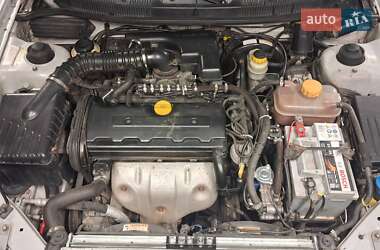 Седан Daewoo Nubira 2003 в 