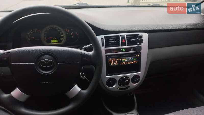 Седан Daewoo Nubira 2003 в Львове