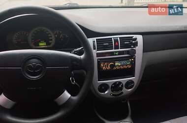 Седан Daewoo Nubira 2003 в  фото 2 Седан Daewoo Nubira 2003 в