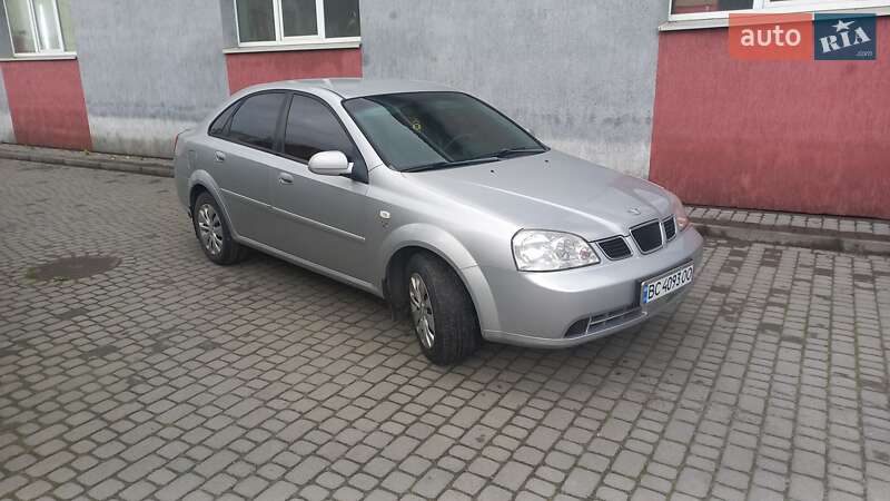 Седан Daewoo Nubira 2003 в Львове