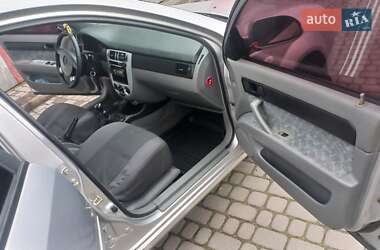 Седан Daewoo Nubira 2003 в  фото 11 Седан Daewoo Nubira 2003 в