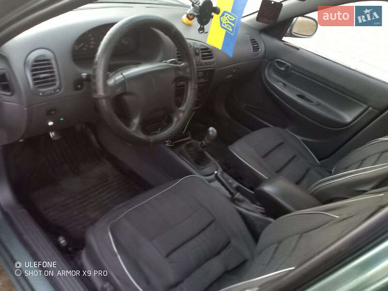 Седан Daewoo Nubira 1998 в Сарнах