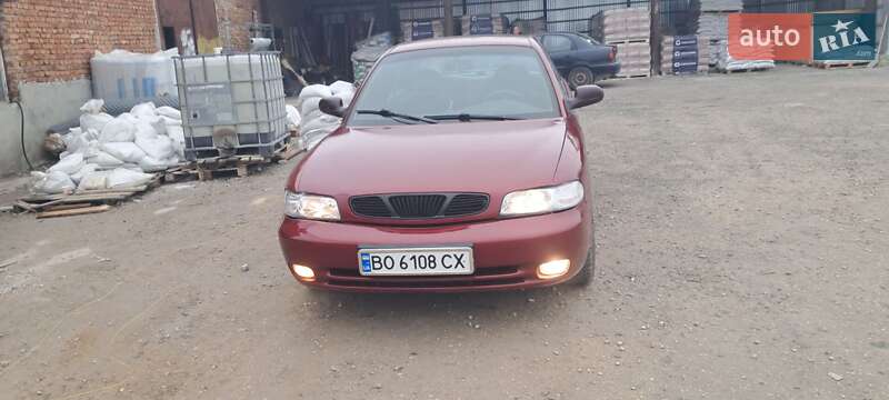 Седан Daewoo Nubira 1998 в Підволочиську
