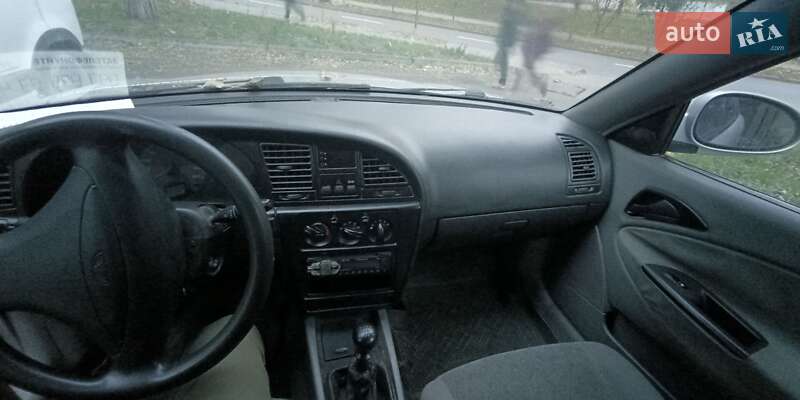 Седан Daewoo Nubira 2003 в Києві