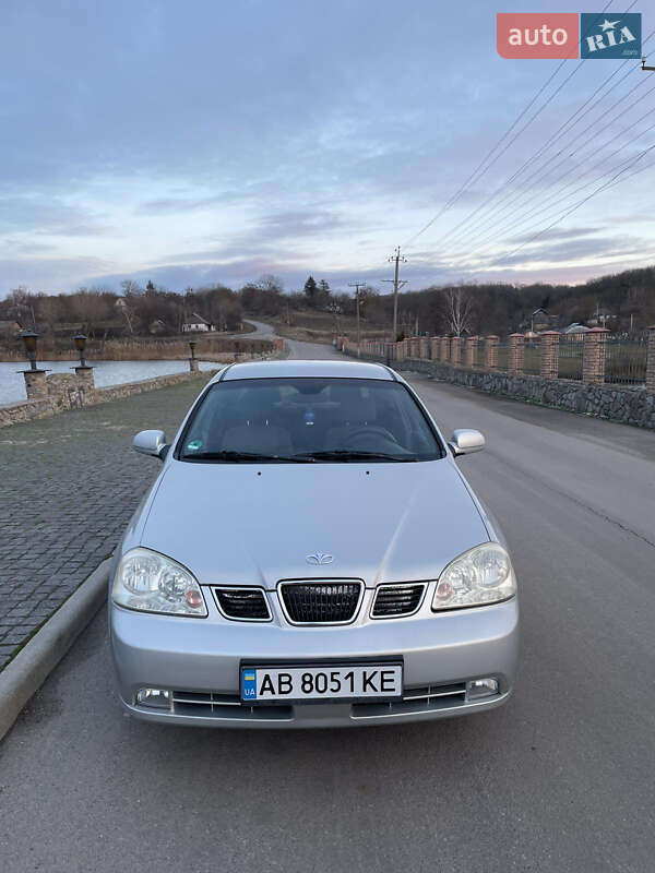 Седан Daewoo Nubira 2004 в Погребище