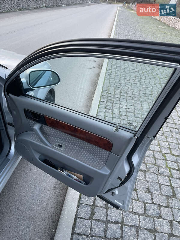 Седан Daewoo Nubira 2004 в Погребище