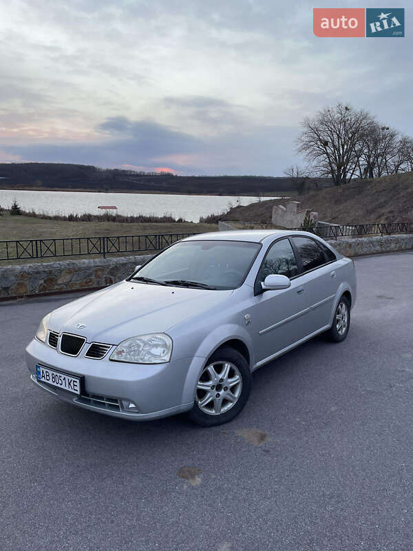 Седан Daewoo Nubira 2004 в Погребище