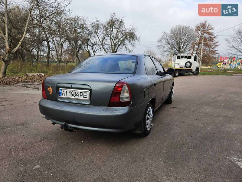 Седан Daewoo Nubira 1998 в Обухові