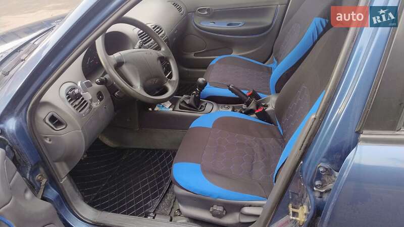 Хетчбек Daewoo Nubira 1998 в Дніпрі