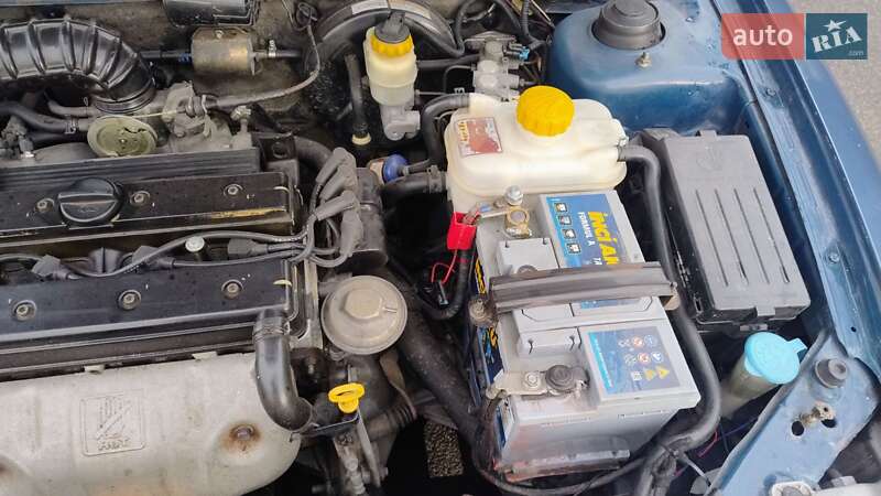 Хетчбек Daewoo Nubira 1998 в Дніпрі