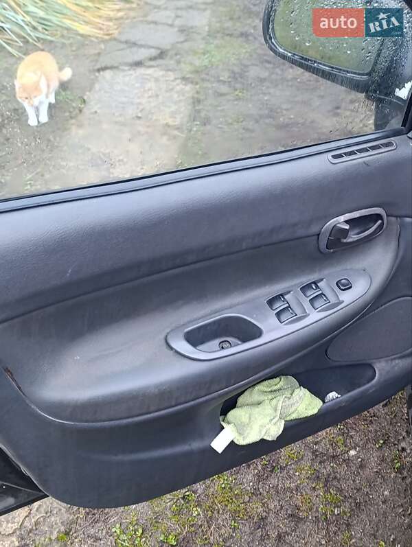 Седан Daewoo Nubira 1998 в Ірпені