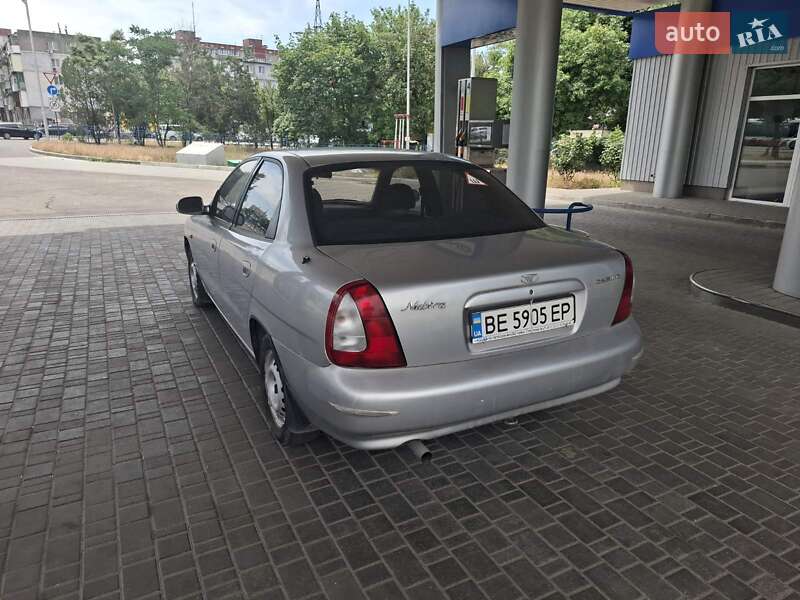 Седан Daewoo Nubira 1998 в Николаеве