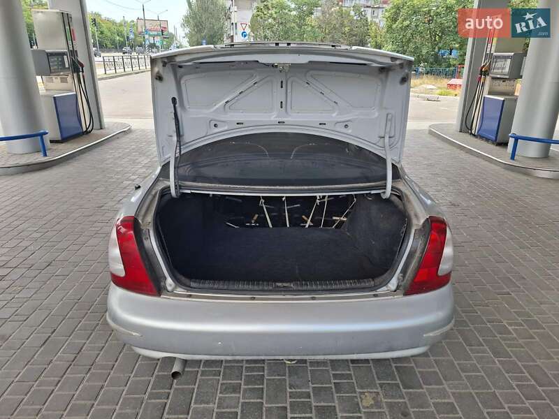 Седан Daewoo Nubira 1998 в Николаеве