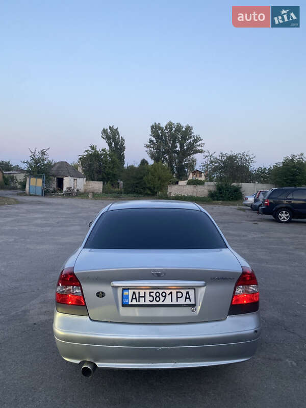 Седан Daewoo Nubira 2002 в Павлограді