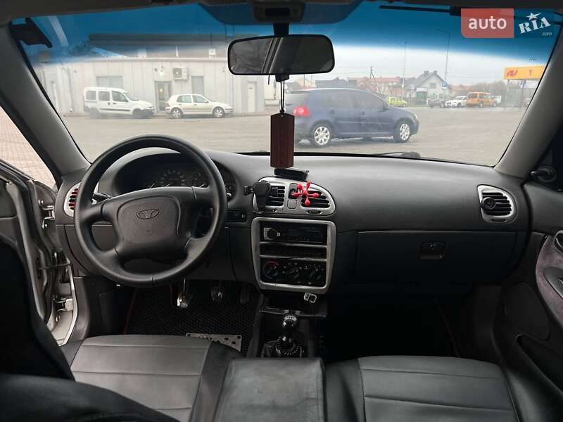 Седан Daewoo Nubira 1998 в Луцьку