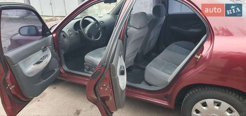 Седан Daewoo Nubira 1999 в Черкассах