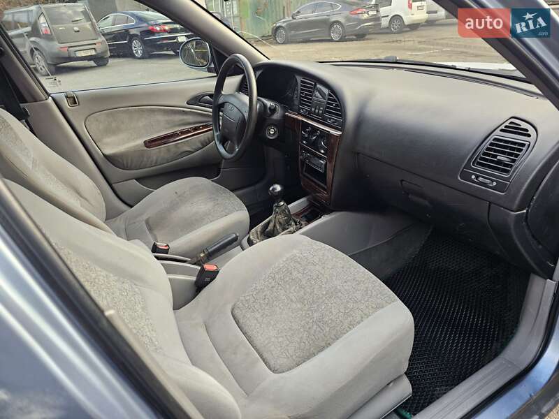 Седан Daewoo Nubira 2003 в Одессе