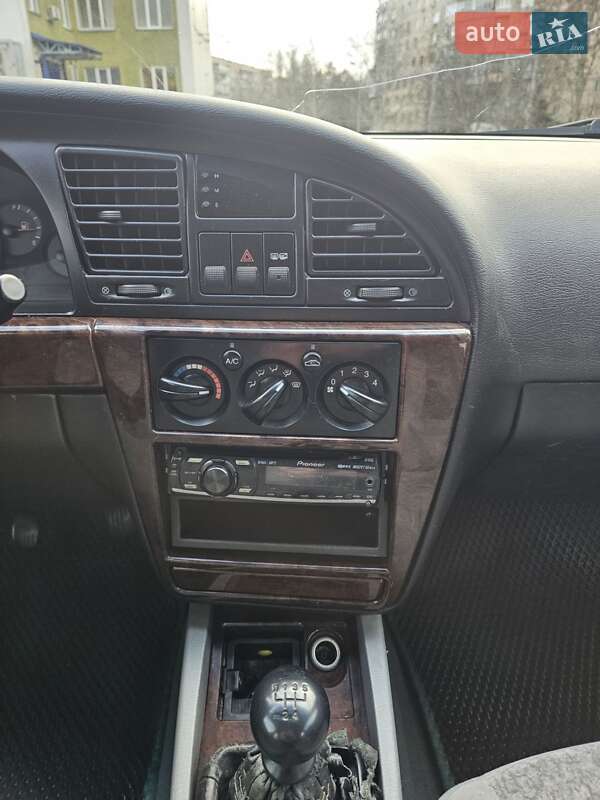 Седан Daewoo Nubira 2003 в Одессе