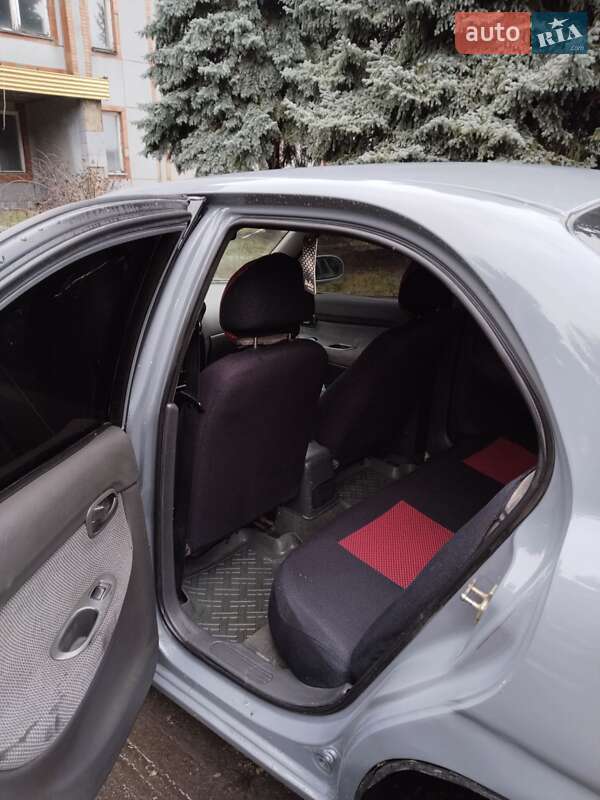 Седан Daewoo Nubira 1998 в Чутове