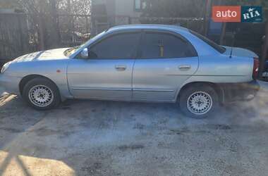Седан Daewoo Nubira 2003 в Малодолинском