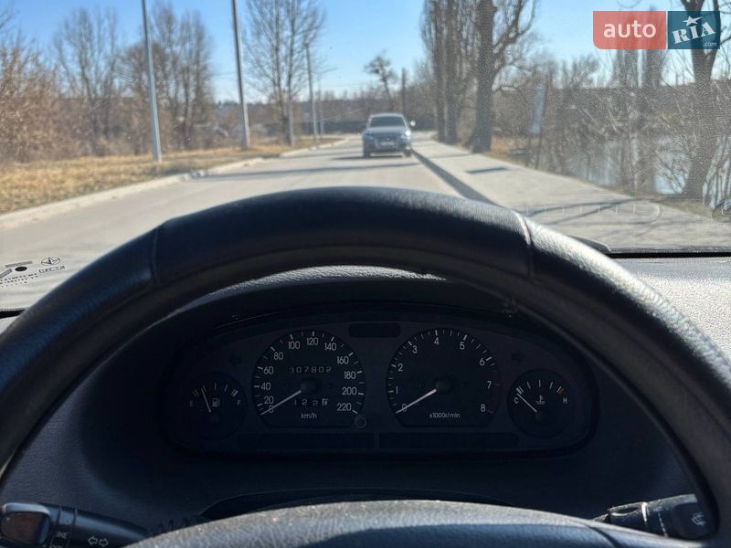 Седан Daewoo Nubira 1998 в Василькові