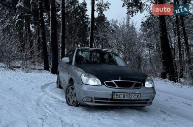Седан Daewoo Nubira 2003 в Сосновке