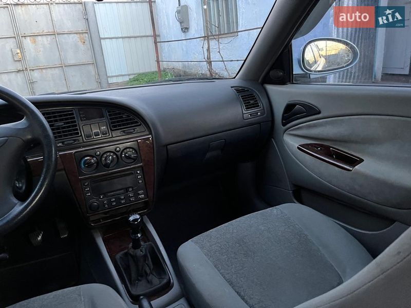 Седан Daewoo Nubira 2003 в Миколаєві