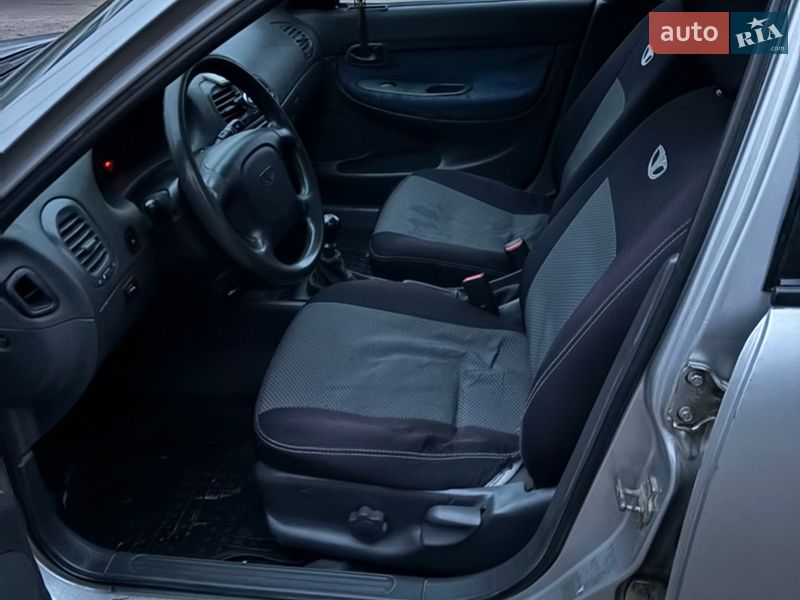 Седан Daewoo Nubira 1998 в Бобровиці