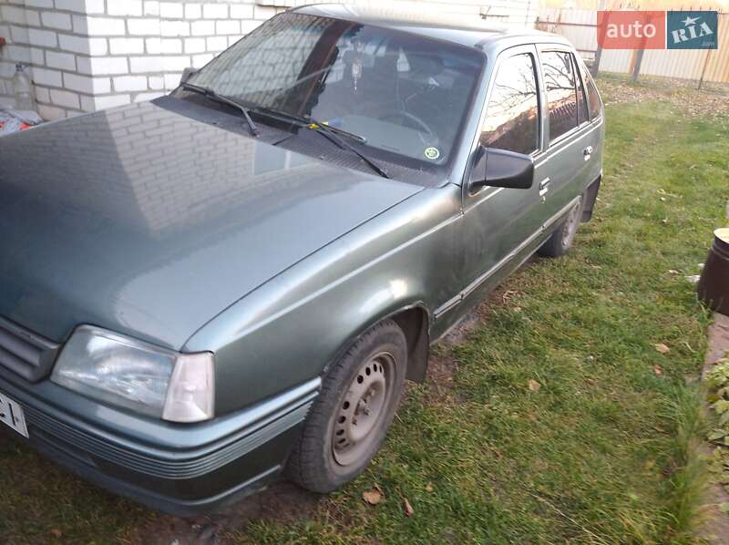 Хэтчбек Daewoo Racer 1995 в Смеле