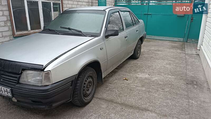 Седан Daewoo Racer 1995 в Кременчуге