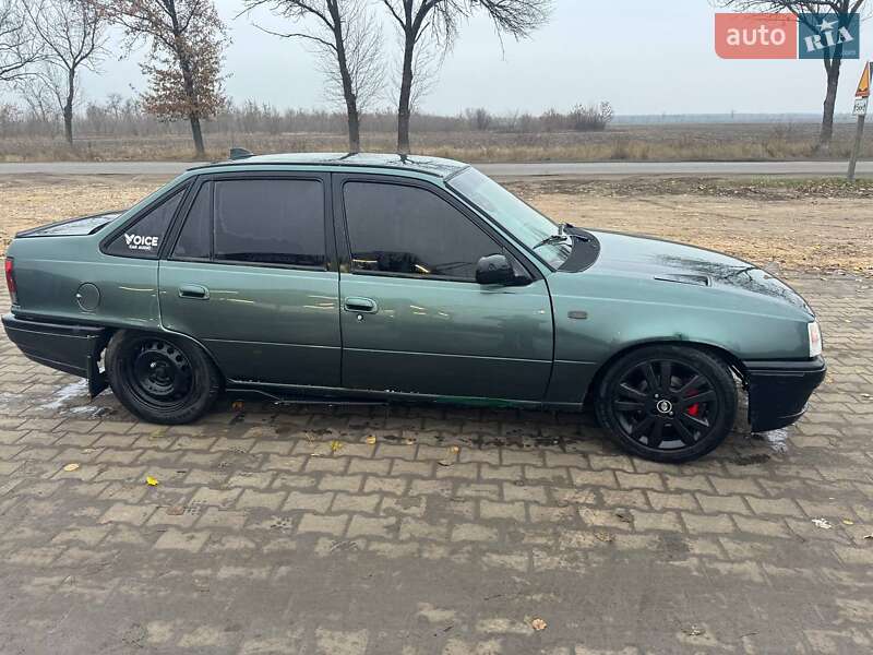 Седан Daewoo Racer 1995 в Васильківці