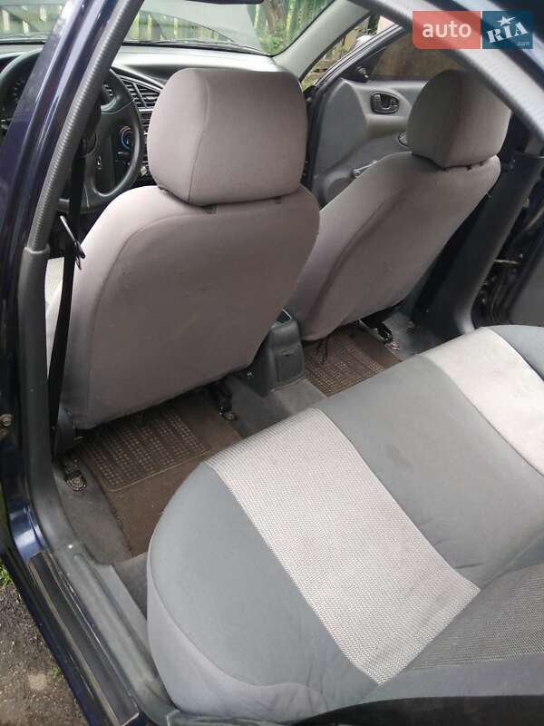 Седан Daewoo Sens 2002 в Желтых Водах