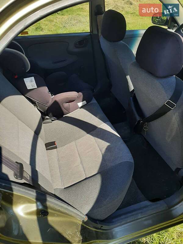 Седан Daewoo Sens 2004 в Львове
