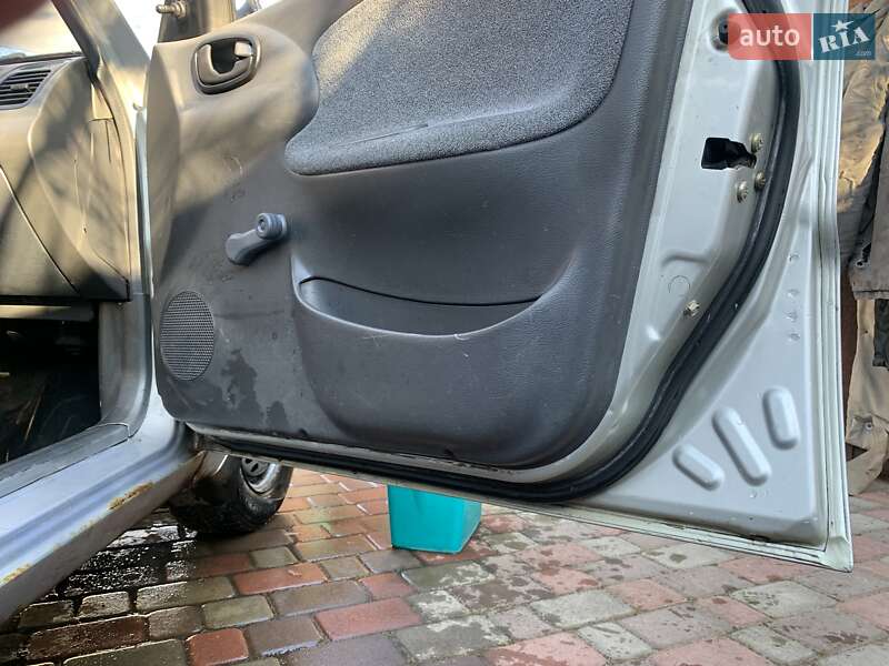 Седан Daewoo Sens 2004 в Чернигове