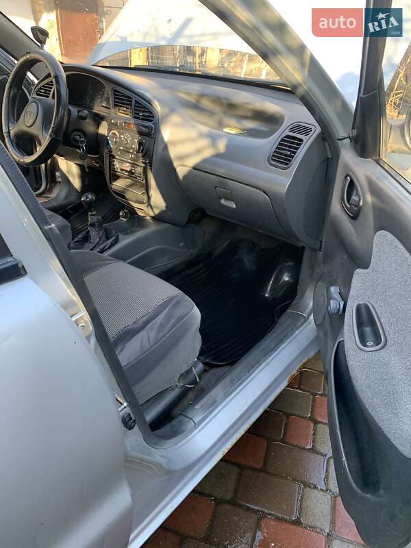 Седан Daewoo Sens 2004 в Чернигове