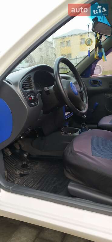 Седан Daewoo Sens 2002 в Львове