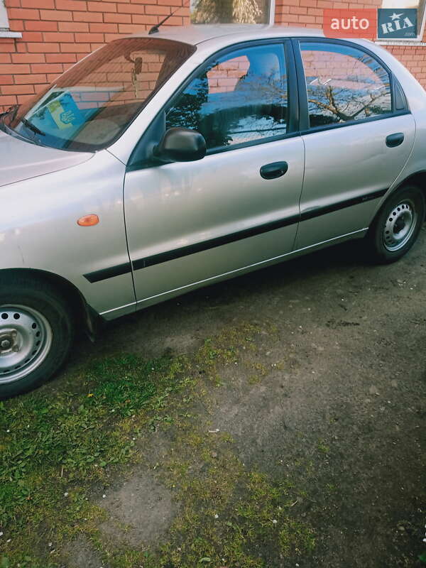 Седан Daewoo Sens 2004 в Сарнах