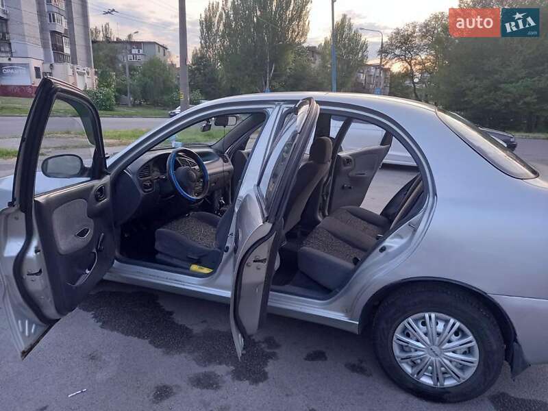 Седан Daewoo Sens 2004 в Запоріжжі