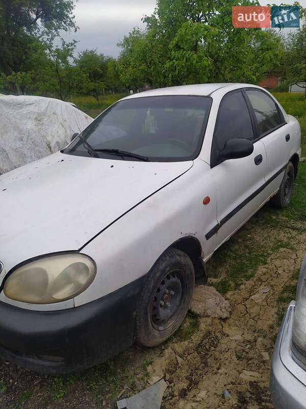 Седан Daewoo Sens 2002 в Хусте