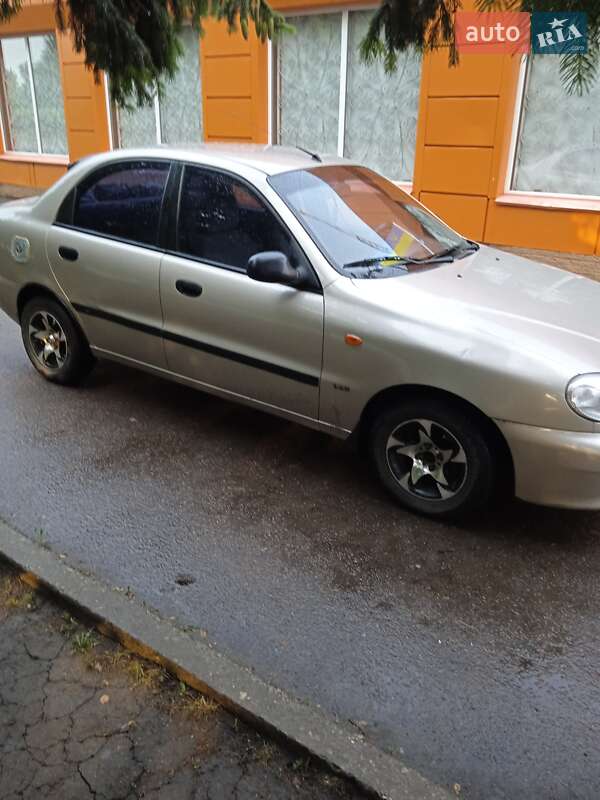 Седан Daewoo Sens 2004 в Новомосковске