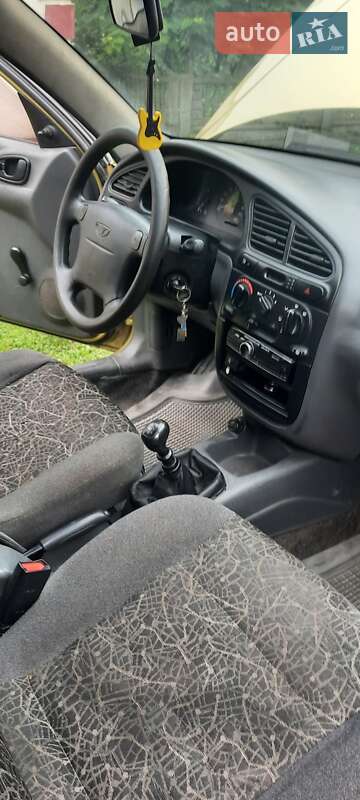 Седан Daewoo Sens 2006 в Вижниці