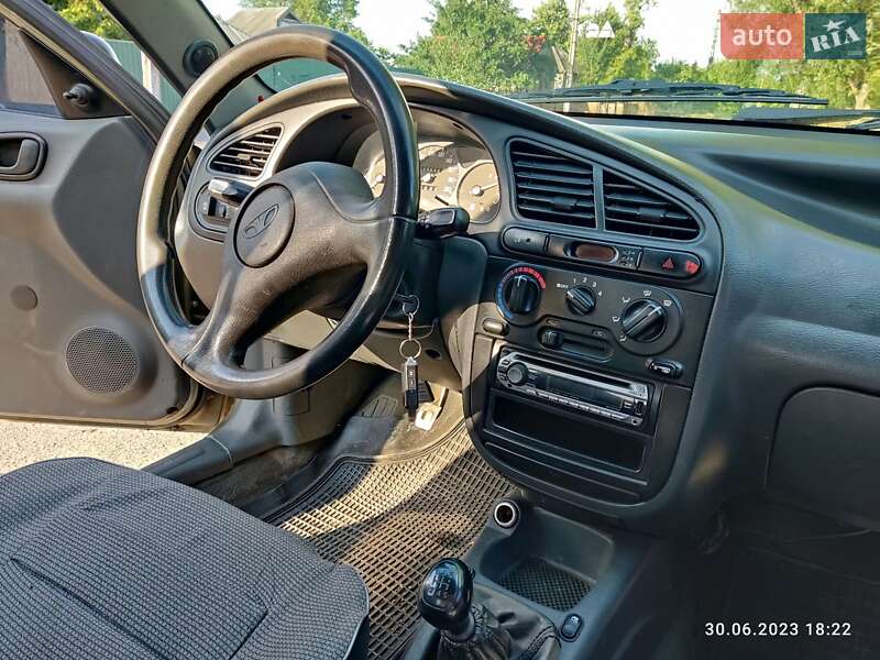 Седан Daewoo Sens 2002 в Кривому Розі