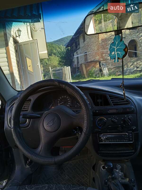 Седан Daewoo Sens 2004 в Косове