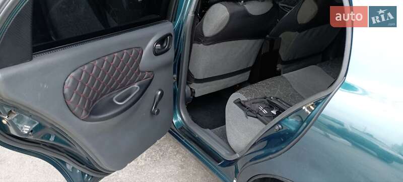 Седан Daewoo Sens 2004 в Киеве